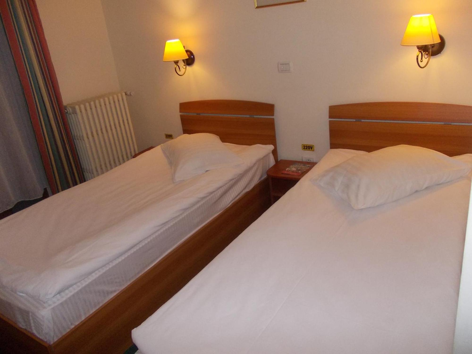 Hotel Bucegi Portile Regatului Pârâul Rece Ruang foto